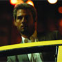 Vincent qui entre dans le taxi